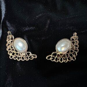 Vintage Shoe Clips Musi Simulated Large Pearl Gold Tone Filigree Glamour